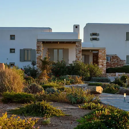 別荘 Seaside With Hot Tub, Vineyard, Shared Pool And View