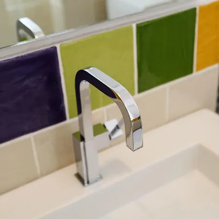 Seaside With Hot Tub, Vineyard, Shared Pool And View 別荘 *