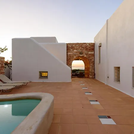 Seaside With Hot Tub, Vineyard, Shared Pool And View *