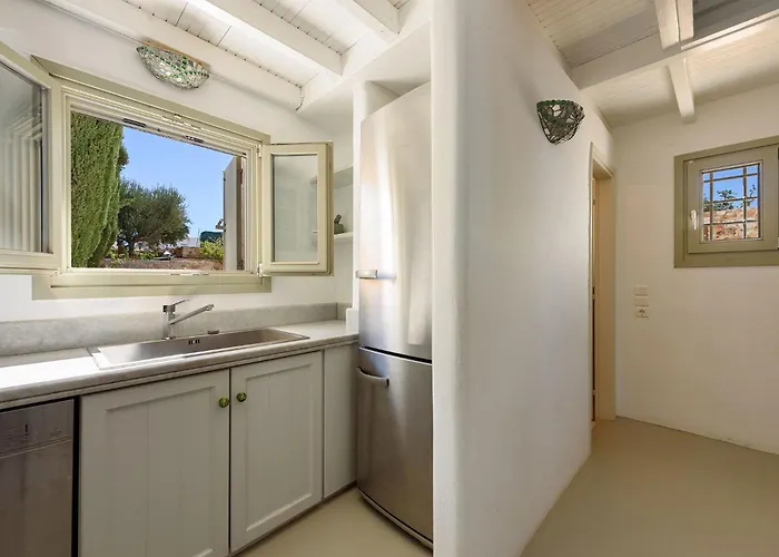 Feriehus Seaside With Hot Tub, Vineyard, Shared Pool And View *