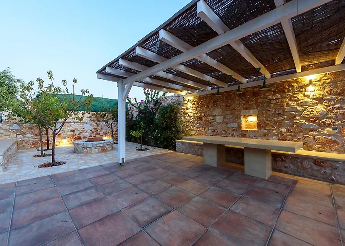 Seaside With Hot Tub, Vineyard, Shared Pool And View *