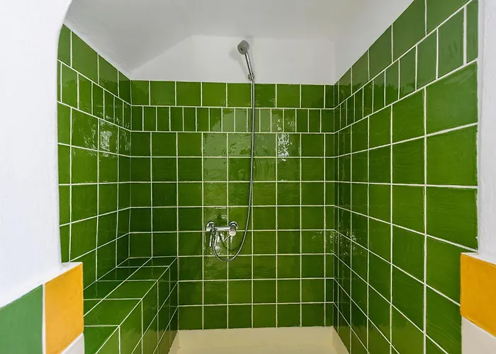 Seaside With Hot Tub, Vineyard, Shared Pool And View