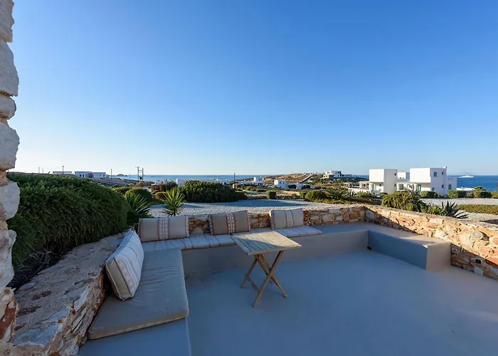 Seaside With Hot Tub, Vineyard, Shared Pool And View Feriehus *