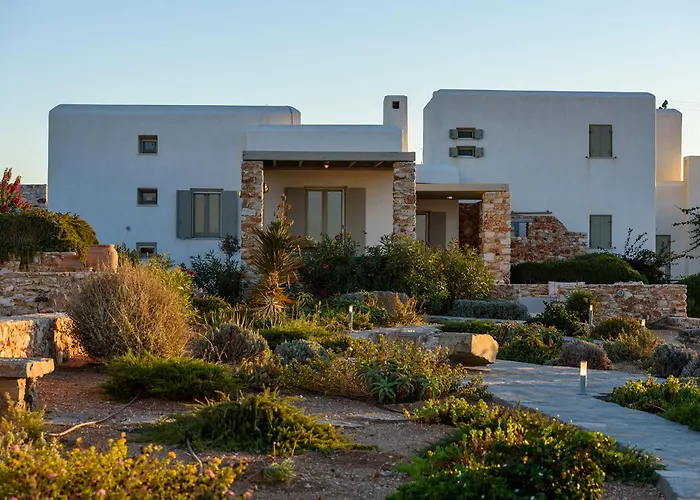 Semesterbostad Seaside With Hot Tub, Vineyard, Shared Pool And View